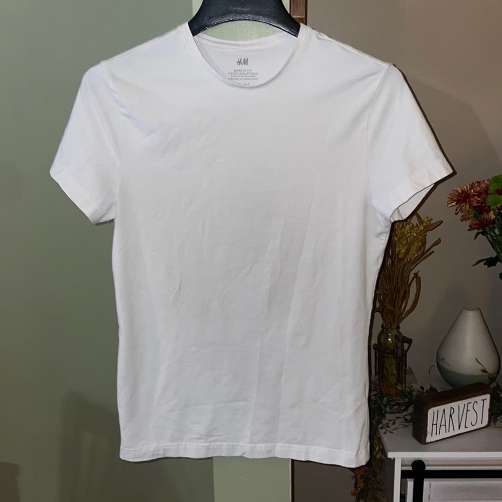 H&M muscle fit white T-shirt